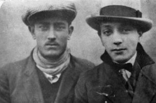Django Reinhardt et cousin Jean Wes circa 1930 - Django Reinhardt avec son cousin germain Jean Wes dit 