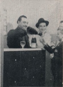 Programme du Hot Club - Bulletin d'Adhésion Hot Club de France - Django Reinhardt sert à boire - Circa 1941