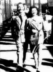Django Reinhardt et Nellie Kay dans les rues de Béziers - 1943 Django Reinhardt et Nellie Kay dans les rues de Béziers - 1943