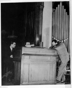 Django Reinhardt avec Gerard Leveque - messe 1944 - Photos Django JMP Messe Gerard Leveque - IMG_2750-01