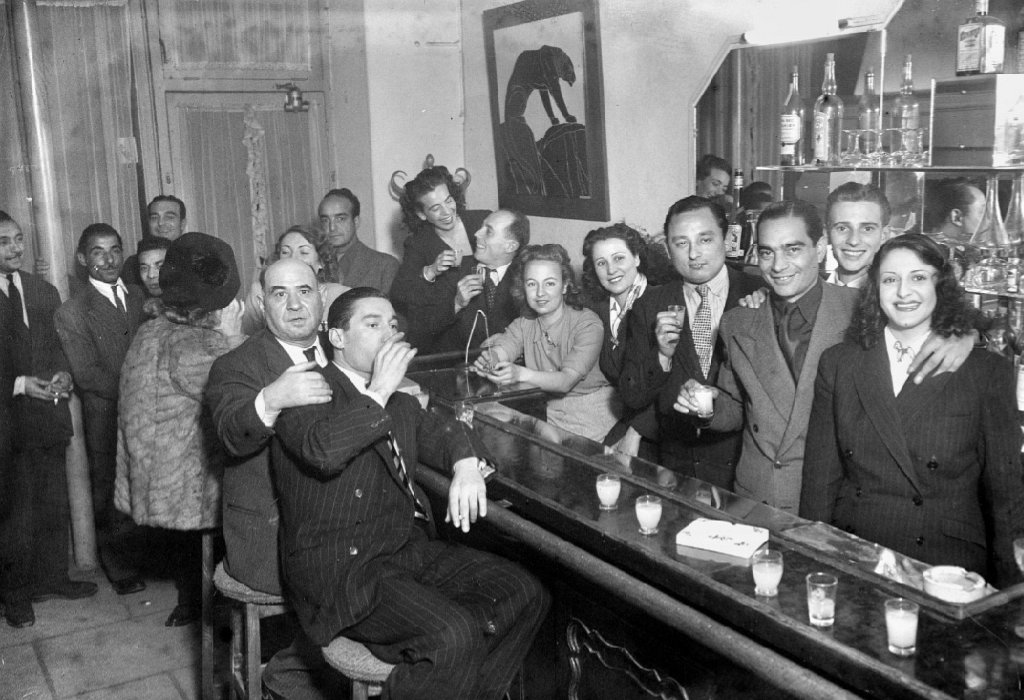 1945 DJANGO BARO BAR OPENING Caption 1945 - Django et Pierre "Baro" Ferret, ouverture de son Bar