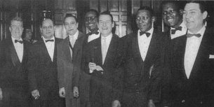 Django Reinhardt - festival de Jazz à Nice 1948 - Nice - de gauche à droite: Louis Vola, Barney Bigard, Django Reinhardt, Earl Hines, Stéphane Grappelli, Sid Catlett, Arvell Shaw, Jack Teagarden
