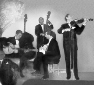 Django Reinhardt - 1949 - Orchestre avec Franco Cerri Django Reinhardt - 1949 - Orchestre avec Franco Cerri, Ubaldo Beduschi (b), Django Reinhardt, Stéphane Grappelli, Piero Visani (g). La photo se superpose à...