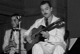 Django Reinhardt, Hubert Rostaing Django Reinhardt - guitare devant micro - costume blanc - QHCF avec clarinette
