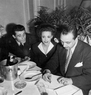 Django Reinhardt au restaurant avec couple