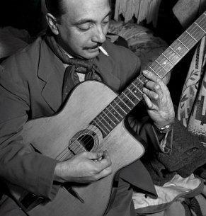 Django Reinhardt - Le Bourget 1949 1949 - Django Reinhardt - le bourget - photo Michel Descamps, Paris Match